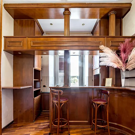 Downtown Luxury - Termini Train Station Bed & Breakfast