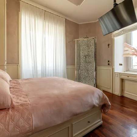 Downtown Luxury - Termini Train Station Bed & Breakfast